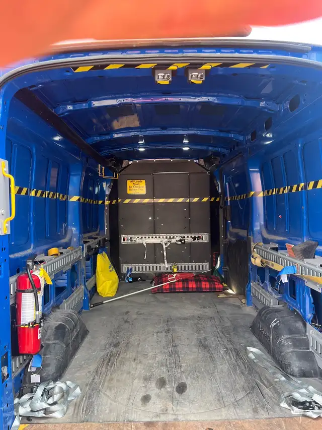 2021 Ford Transit RWD - Photo 5