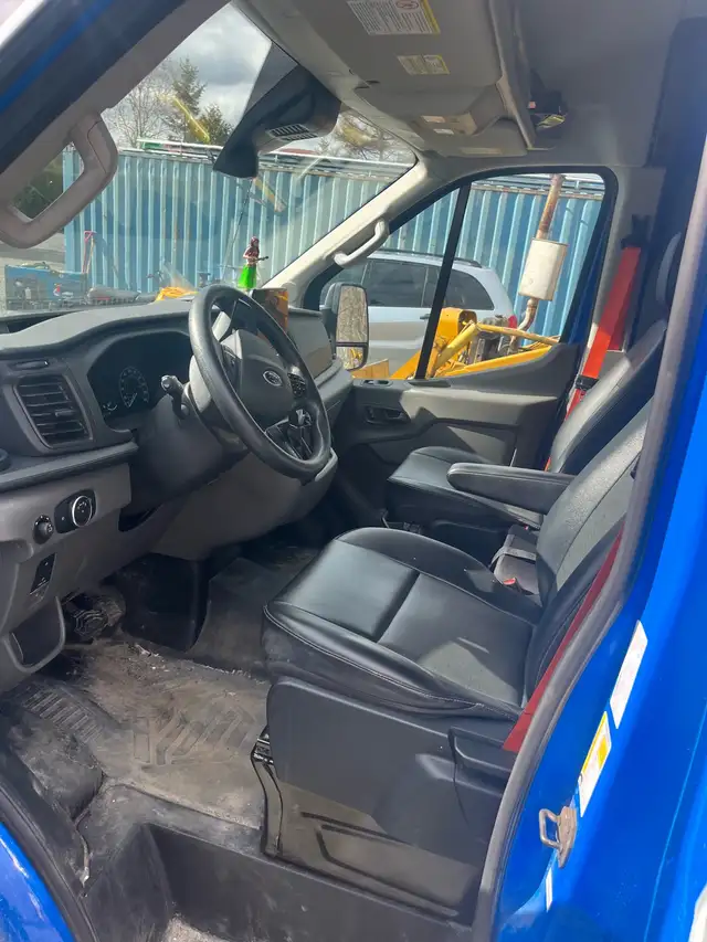 2021 Ford Transit RWD - Photo 7