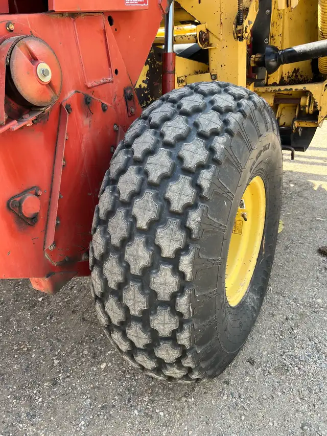 1992 New Holland 1499 12’ Haybine - Photo 7
