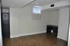 2 Bedroom Basement Apartment, Mississauga SQ1– site entrance - Photo 5