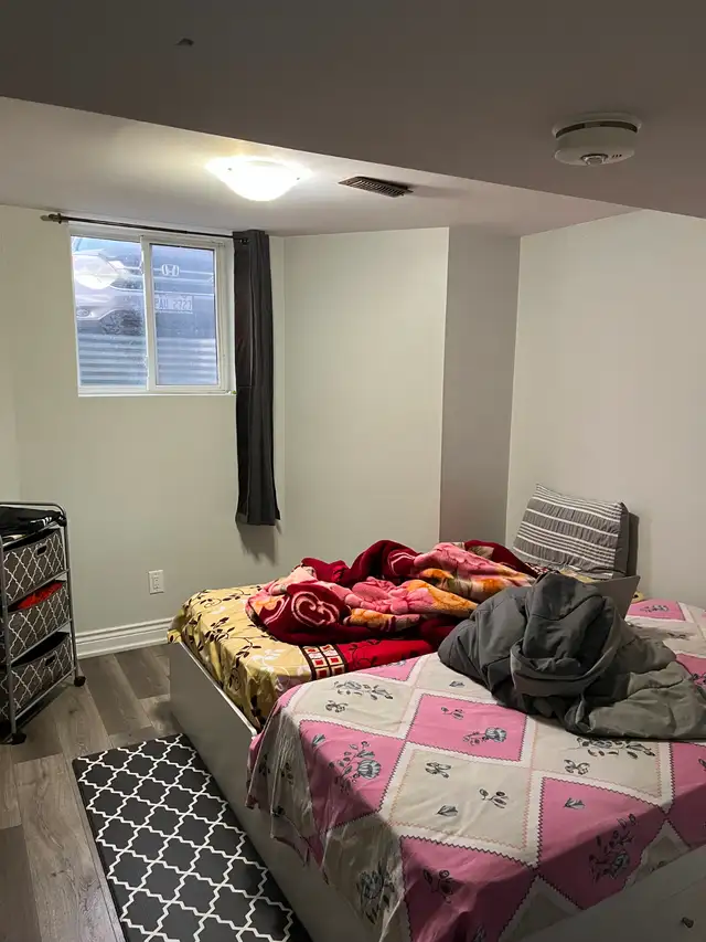 Basement for rent Dixie rd & Country rd Brampton - Photo 5