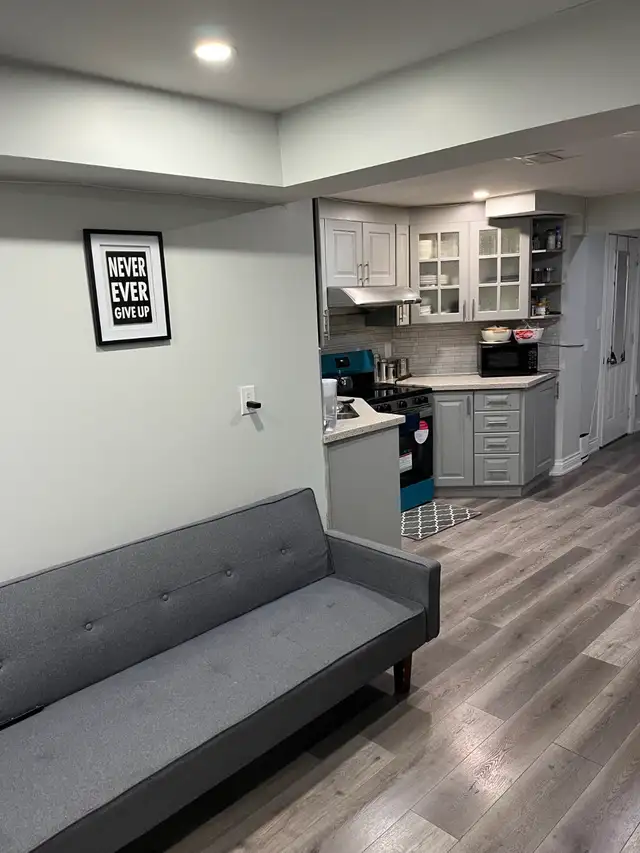 Basement for rent Dixie rd & Country rd Brampton - Photo 7