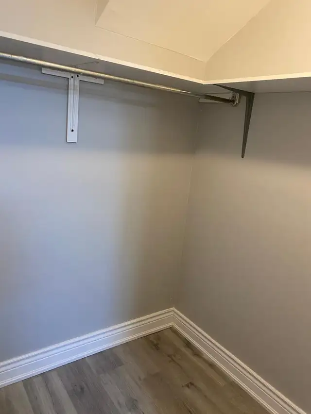 Basement for rent Dixie rd & Country rd Brampton - Photo 11