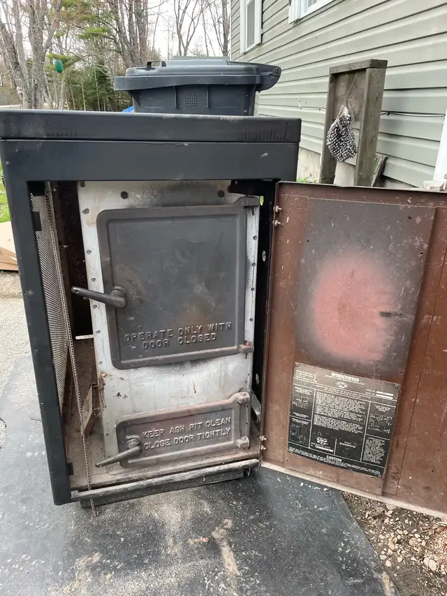 wood stove - Photo 3