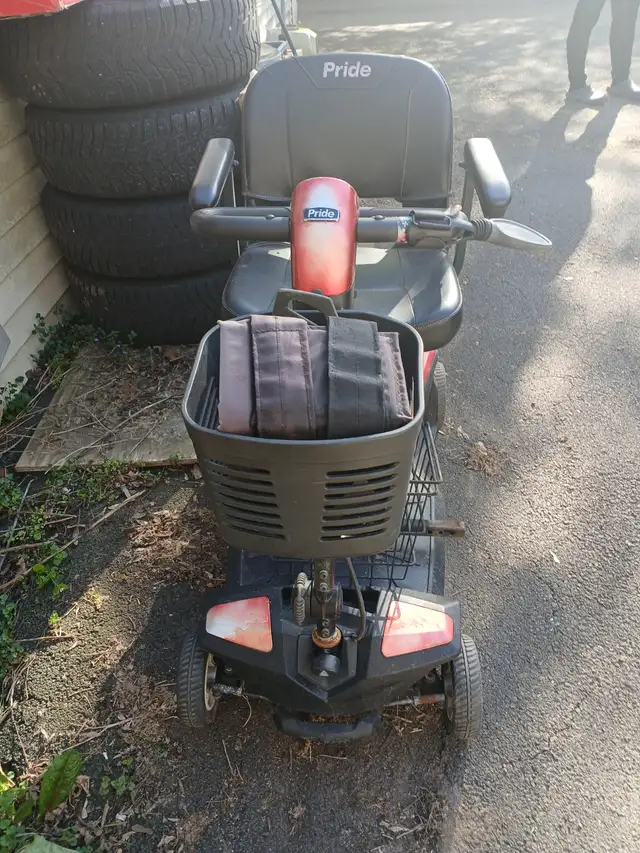 Scooter - Photo 2