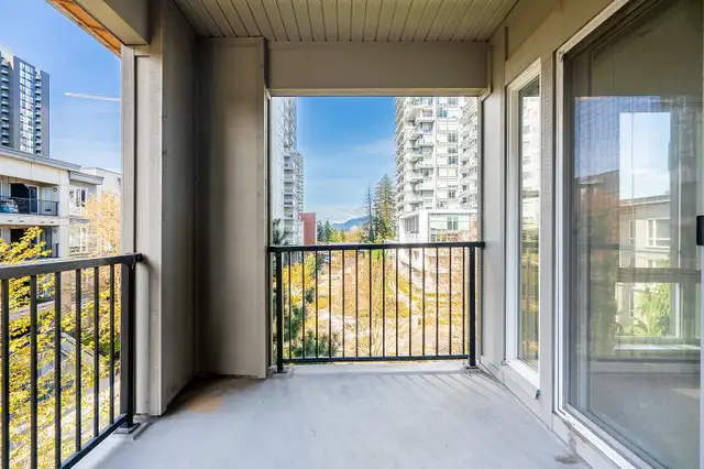2 Bedrooms and 2 Bathrooms condo in heart of Central City Surrey - Photo 9