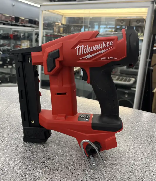 Milwaukee 27492 18V Cordless Crown Stapler