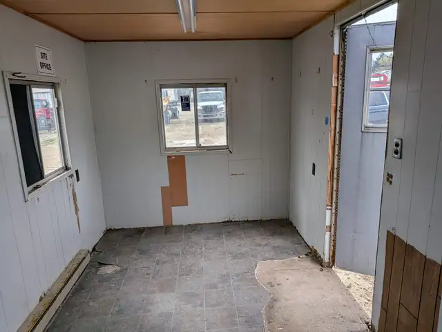8x16ft Office Trailer - Photo 4