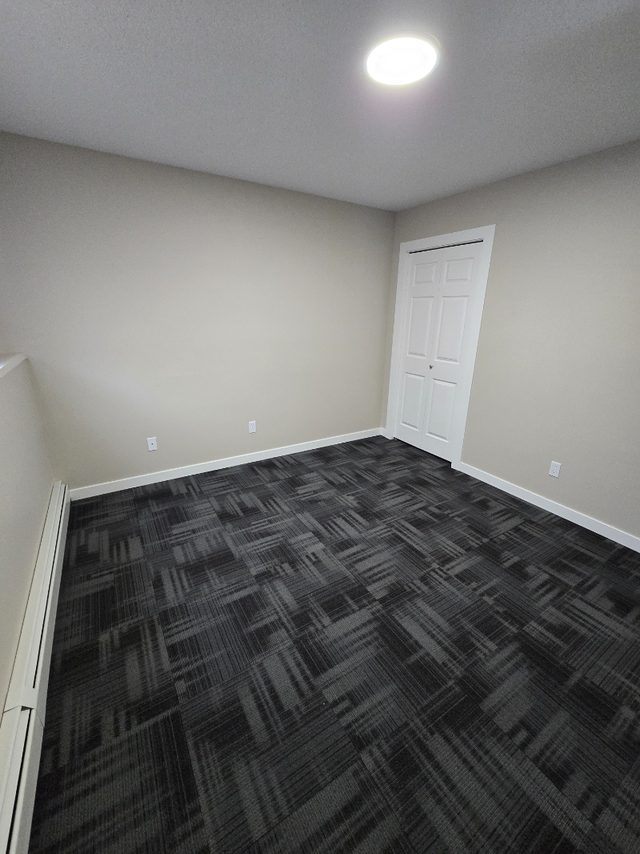 Modern Ground Floor 1 Bedroom Available Now - Photo 8