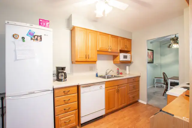 35 Towering Heights Blvd, St. Catharines (301) - 1 Bed   Den - Photo 11