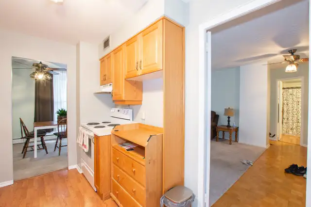 35 Towering Heights Blvd, St. Catharines (301) - 1 Bed   Den - Photo 12