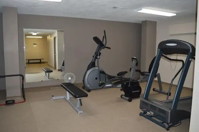 35 Towering Heights Blvd, St. Catharines (301) - 1 Bed   Den - Photo 18