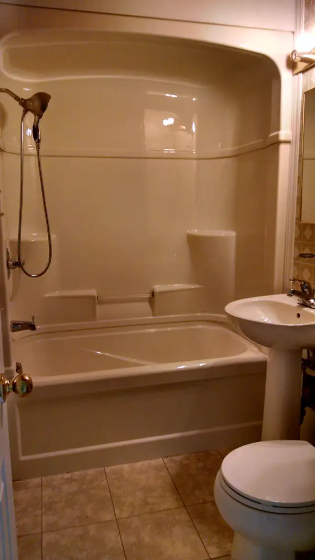 MAIN FLOOR DUPLEX SUITE LEGAL CONFORMING APARTMENT SUITE - Photo 9