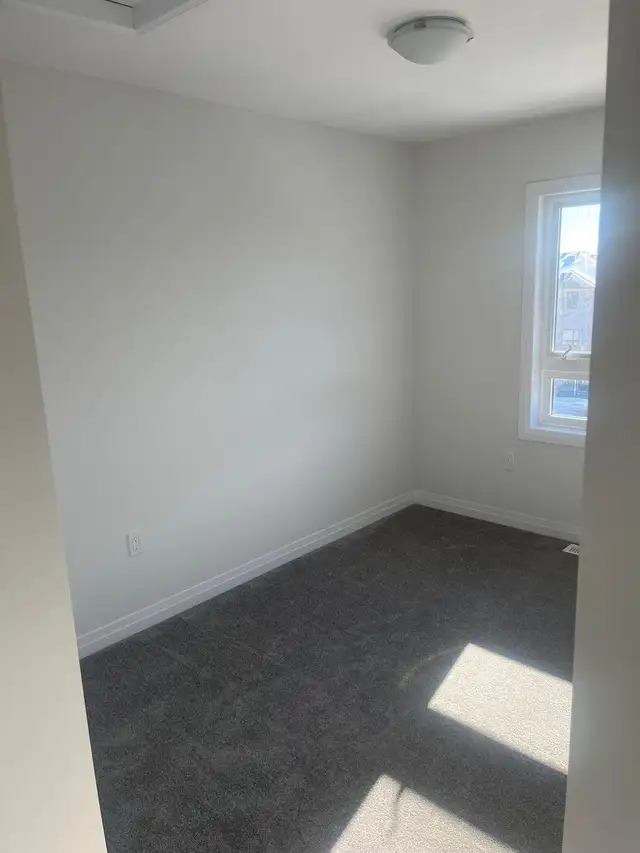 HOUSE FOR RENT IN CAMBRIDGE - Photo 2