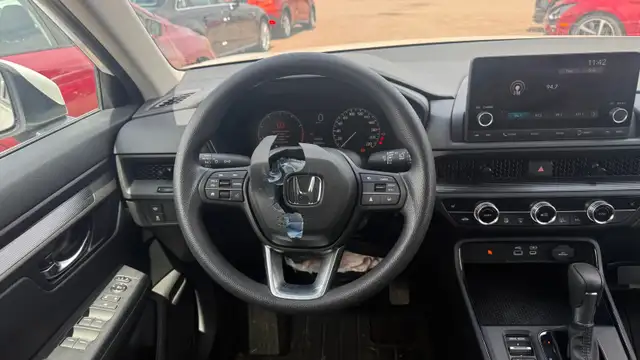 2025 Honda CRV AWD - Photo 11
