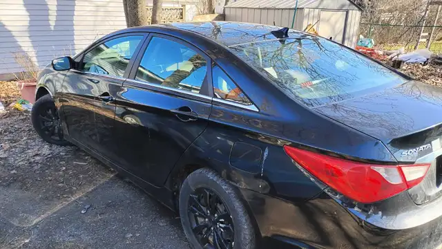 2011 Sonata 6 Speed Manual Transmission - Photo 3