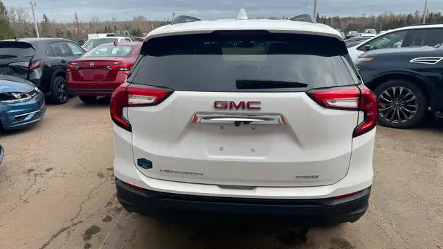 2024 GMC Terrain SLE AWD - Photo 5