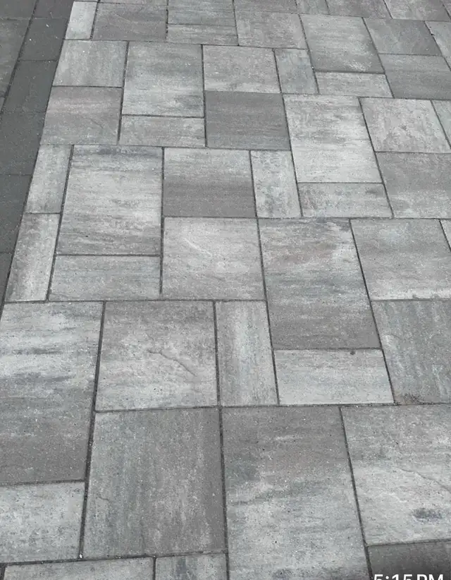 interlocking - Photo 2