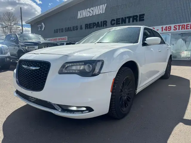 2016 CHRYSLER 300 S –FULLY LOADED -ACCIDENT FREE / ONLY $9,999 !