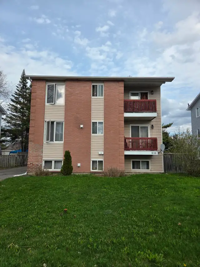 APARTEMENT 5 1/2 3cc DISPO 1er JUIL 2026
