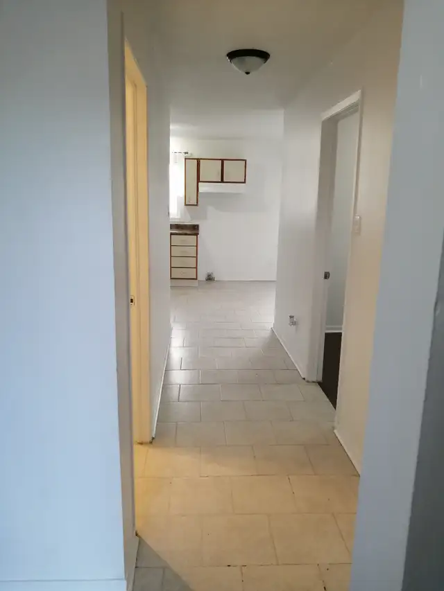 APARTEMENT 5 1/2 3cc DISPO 1er JUIL 2026 - Photo 2