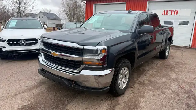 2018 Chev Silverado Crew Cab 4x4