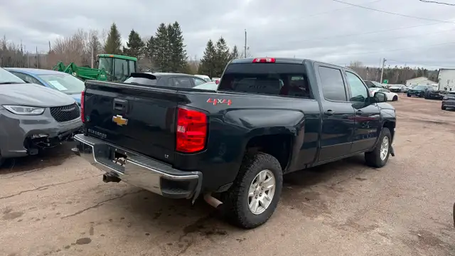 2018 Chev Silverado Crew Cab 4x4 - Photo 4