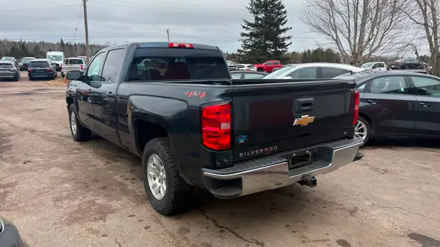 2018 Chev Silverado Crew Cab 4x4 - Photo 6