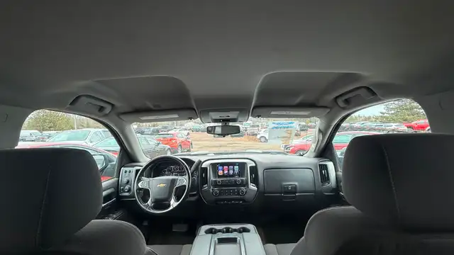 2018 Chev Silverado Crew Cab 4x4 - Photo 9