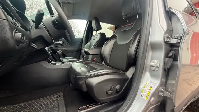2022 Jeep Cherokee Trailhawk 4x4 - Photo 7