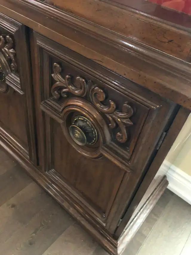 DINING ROOM FURNITURE - Photo 5