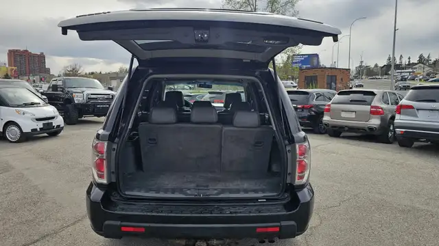 This Sport Utility Vehicle (SUV)/Multi-Purpose Vehicle (MPV) pow - Photo 6
