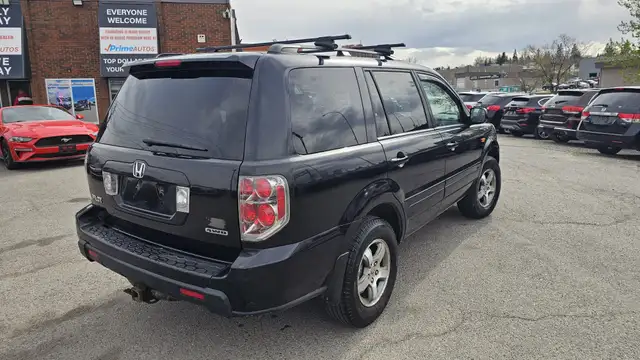 This Sport Utility Vehicle (SUV)/Multi-Purpose Vehicle (MPV) pow - Photo 8