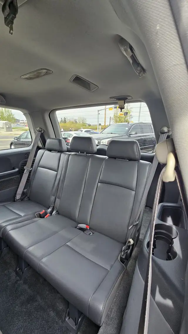 This Sport Utility Vehicle (SUV)/Multi-Purpose Vehicle (MPV) pow - Photo 16