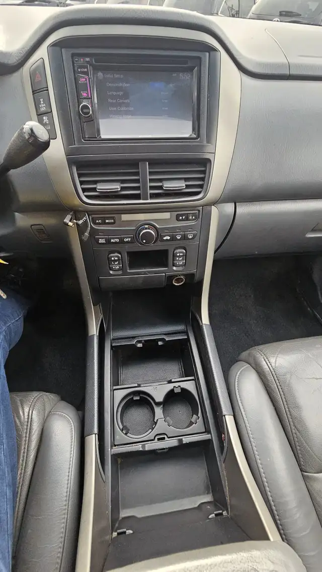 This Sport Utility Vehicle (SUV)/Multi-Purpose Vehicle (MPV) pow - Photo 20