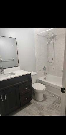 2-bedroom  Den ،Trinty mall schools and Highway 410
