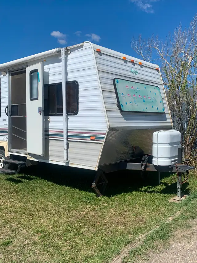 1997 Triple E Topaz T240 rb holiday trailer $5500.00 - Photo 2