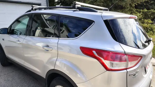 2015 Ford Escape 2.0L EcoBoost - Photo 2