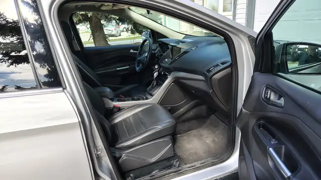 2015 Ford Escape 2.0L EcoBoost - Photo 4