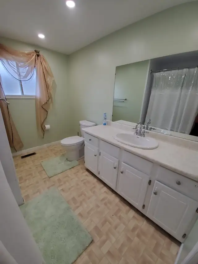 Private Bedroom For Rent - White Oaks - Photo 5