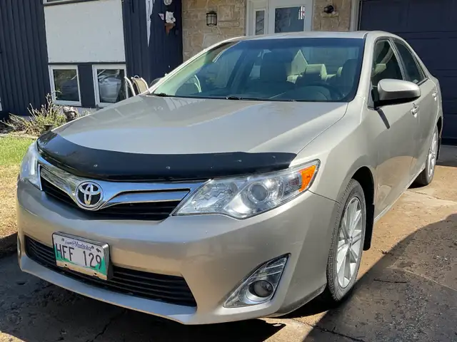 2014 Camry 130,K XLE !