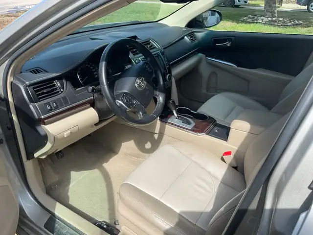 2014 Camry 130,K XLE ! - Photo 2