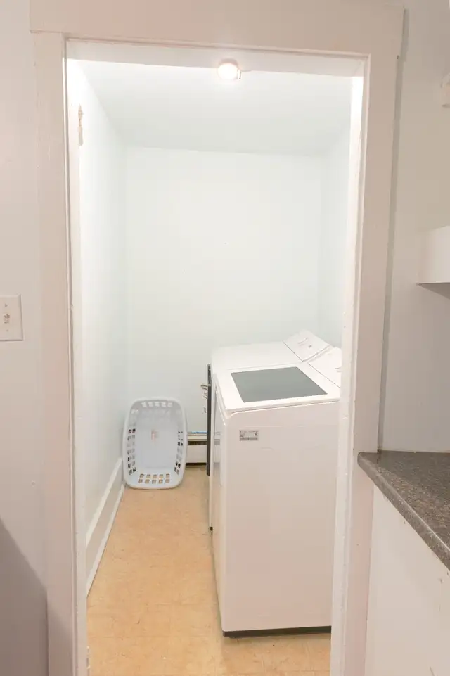 Clean & Quiet Bedroom  – All Utilities Included  (West) - Photo 5