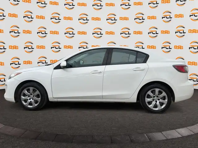 2013 Mazda Mazda3 Low Km  Power windows A/C  1yr warranty - Photo 4