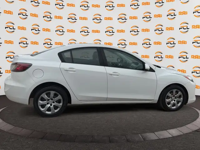 2013 Mazda Mazda3 Low Km  Power windows A/C  1yr warranty - Photo 8