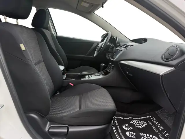2013 Mazda Mazda3 Low Km  Power windows A/C  1yr warranty - Photo 13