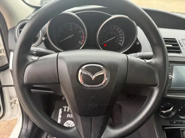 2013 Mazda Mazda3 Low Km  Power windows A/C  1yr warranty - Photo 16