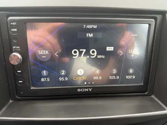 2013 Mazda Mazda3 Low Km  Power windows A/C  1yr warranty - Photo 17