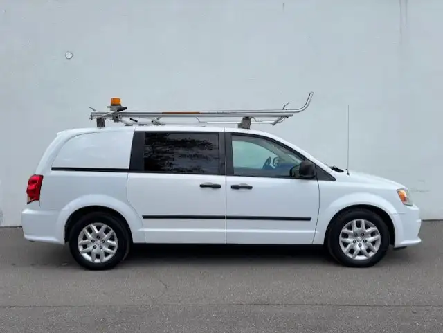 2012 Ram Cargo Van ONLY 80KM-LADDER RACKS-SHELVES-DIVIDER-1 OWNE