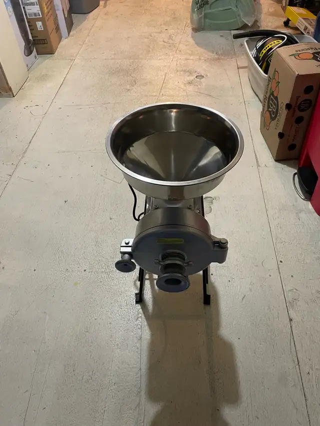 Vector Grain Grinder - Photo 3
